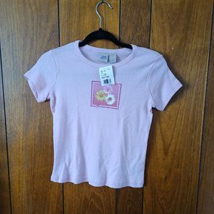 NWT: Y2K Vibes! Size L Baby Pink Ribbed Crew Neck Tee with Flower Detail